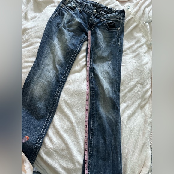 Women's vintage Y2K Miss Me Bootcut Jeans
Cute distressed sequin design - Picture 10 of 12